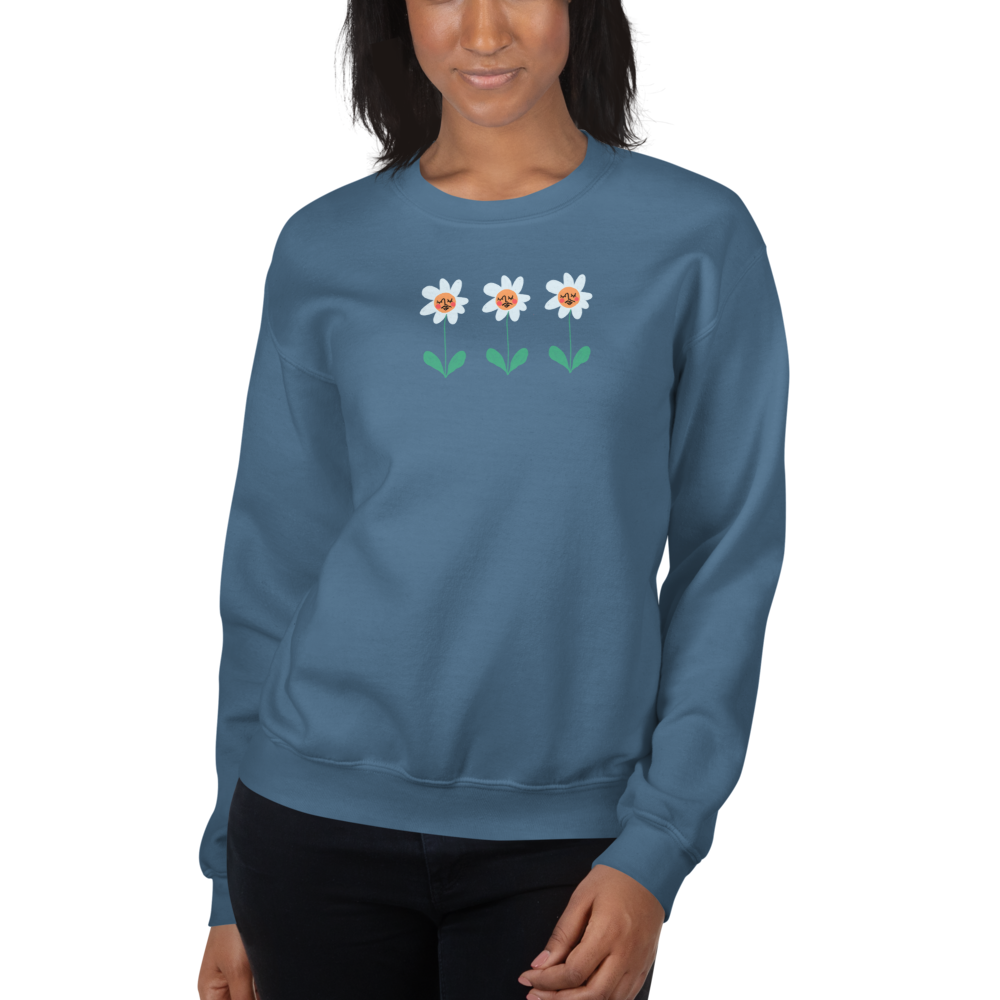 Sweater with 3 flower buds