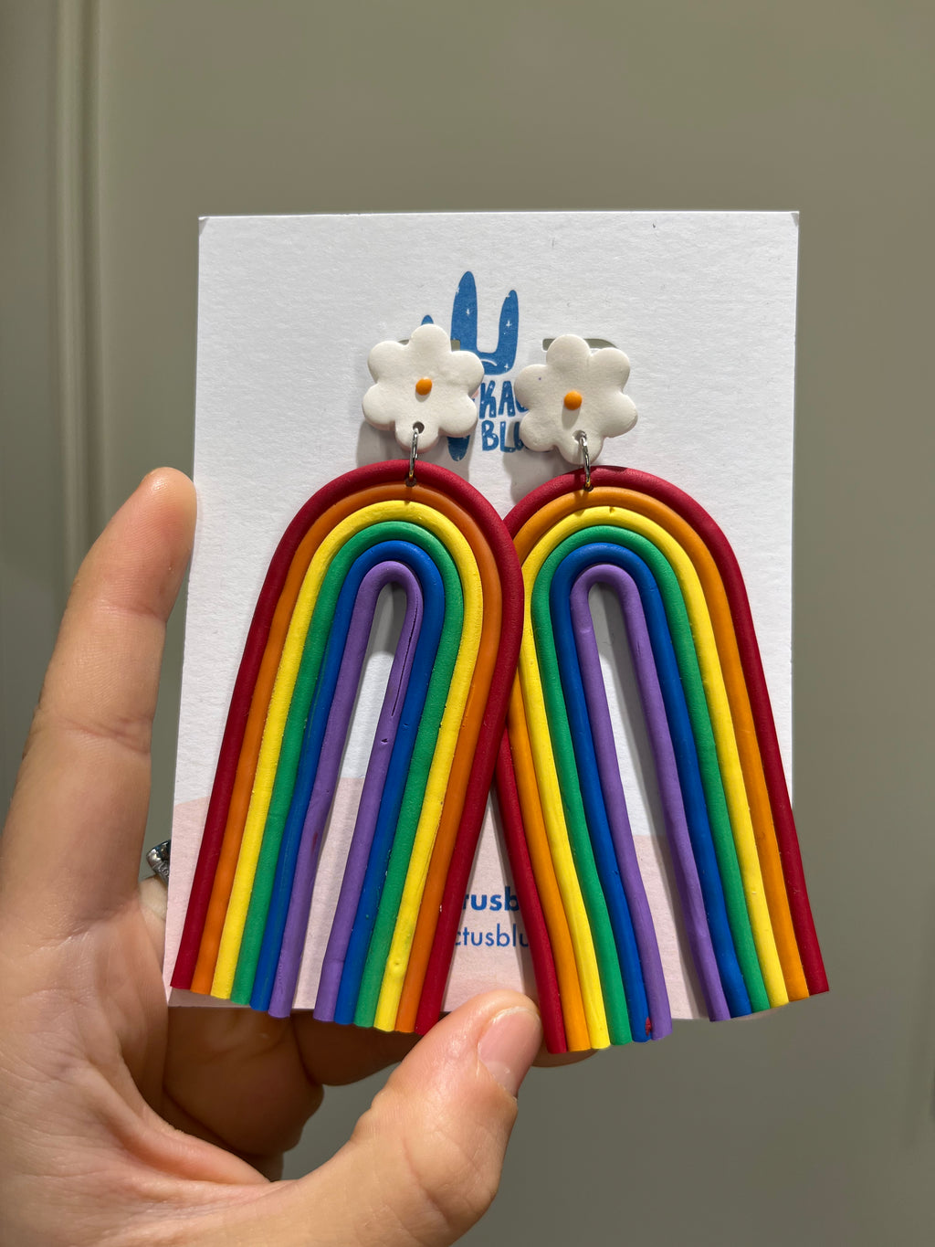 Rainbows and Flowers, oooh eeeh