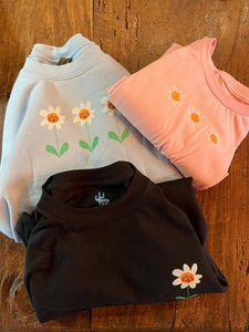 Short-Sleeve Unisex T-Shirt with 3 Flowers